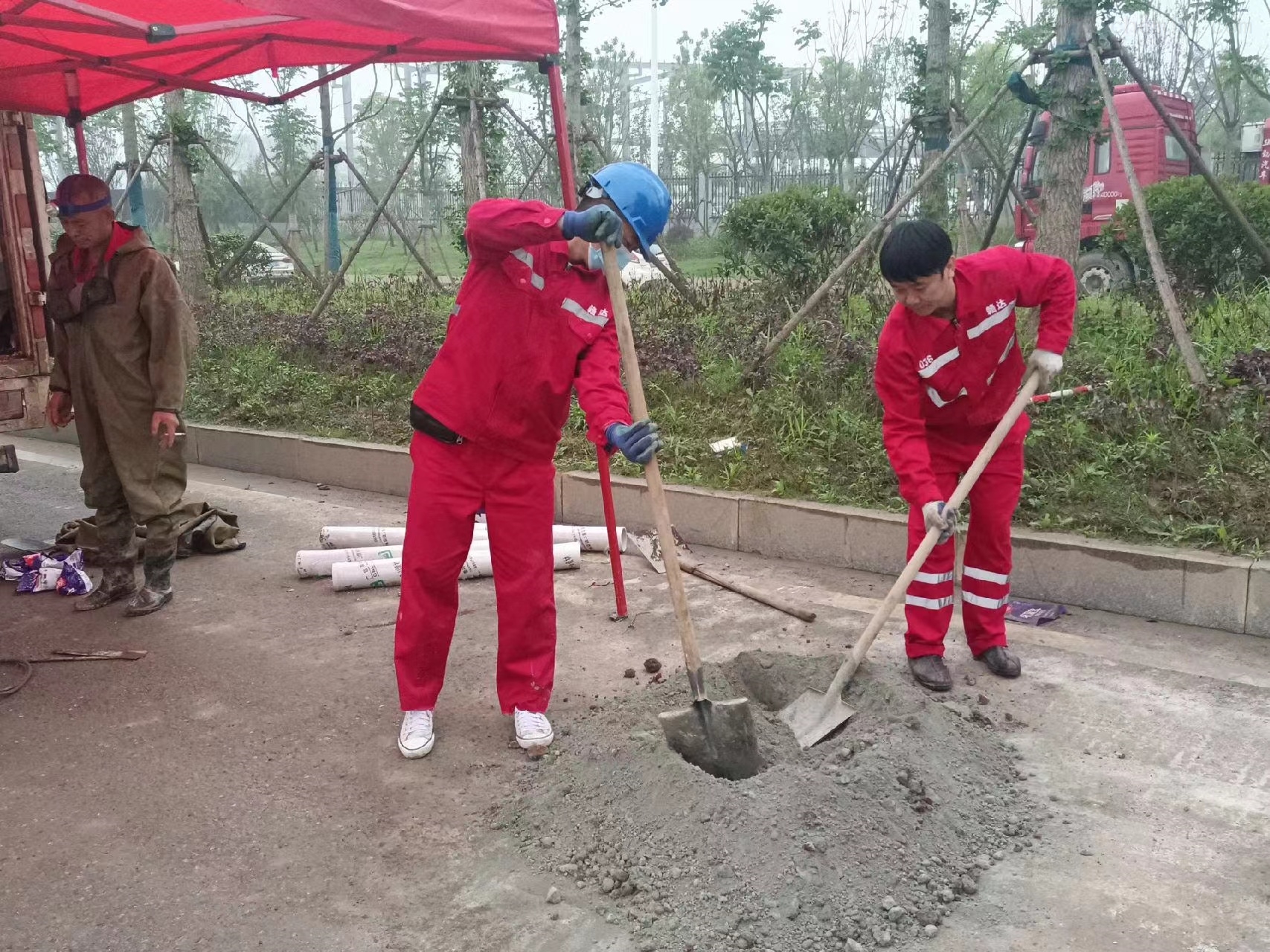 习水管道疏通哪家好】及时进行市政管道清淤